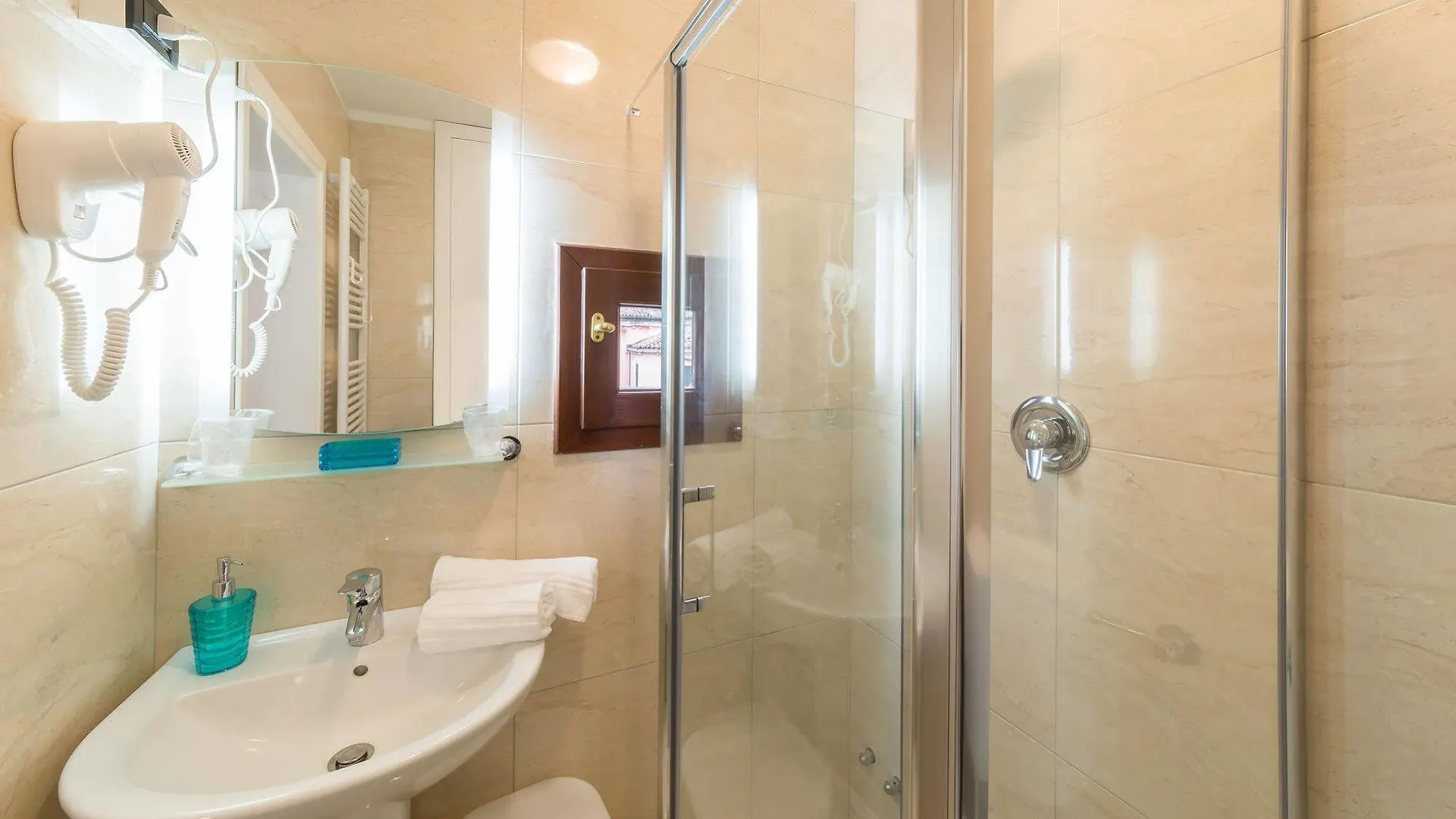 Friendly Venice Suites