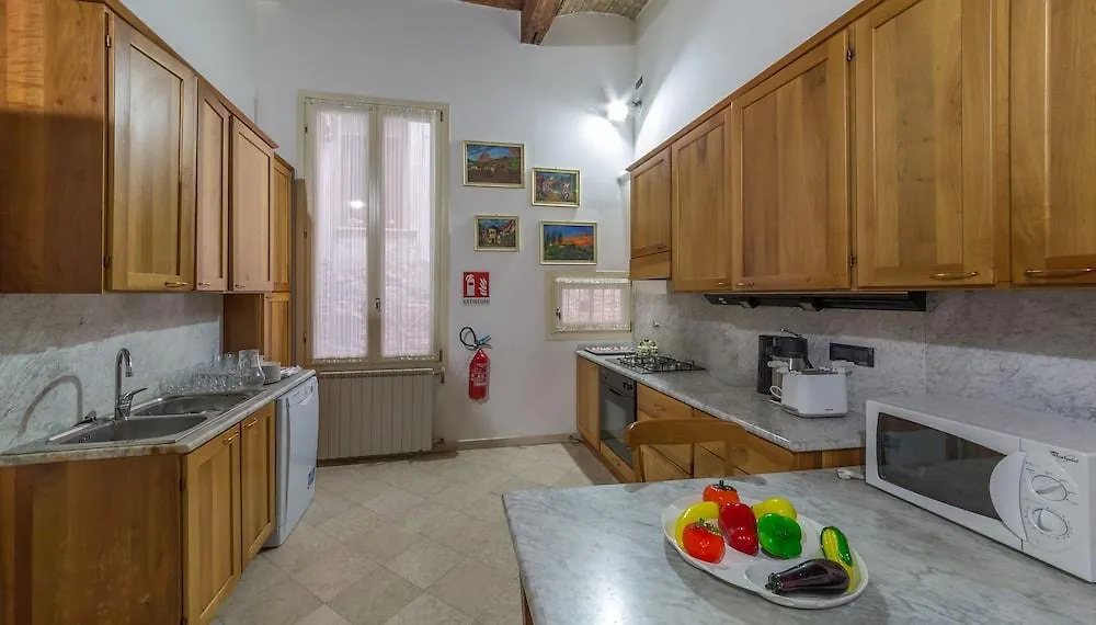 Friendly Venice Suites 2*,