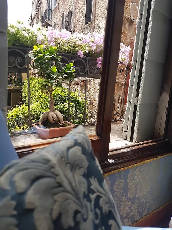 Casa de hóspedes Friendly Venice Suites