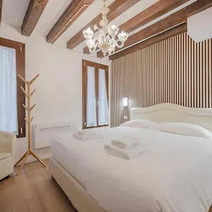 2* Bed & Breakfast Rialto 707