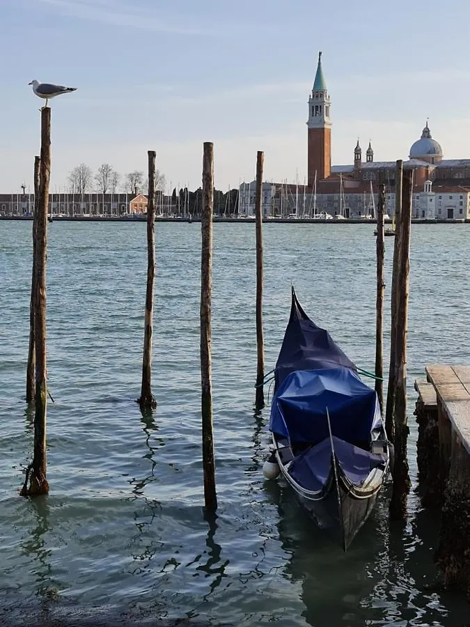 Guest house Friendly Venice Suites