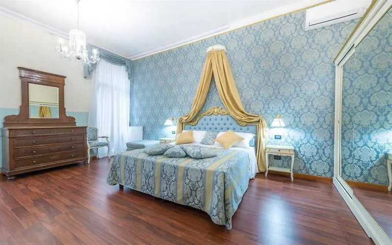 Friendly Venice Suites Guest house