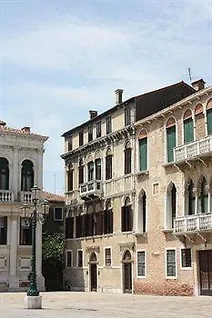 Guest house Friendly Venice Suites