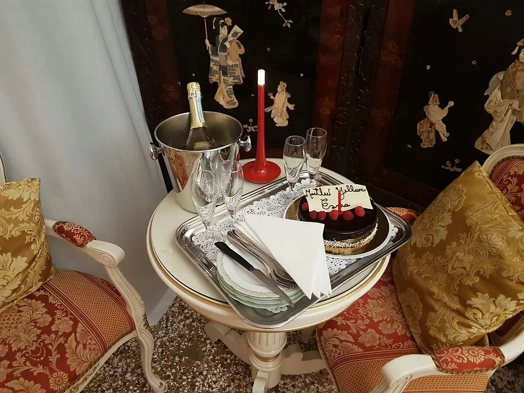 Guest house Friendly Venice Suites