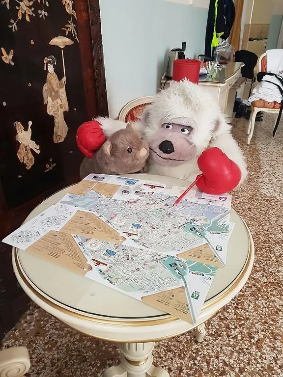 Friendly Venice Suites