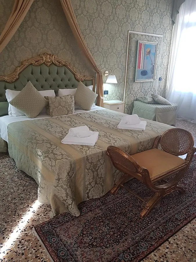 Guest house Friendly Venice Suites