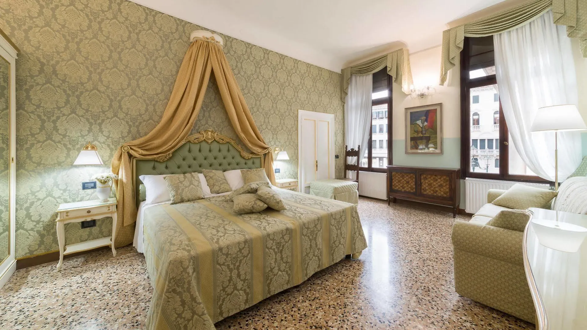 Guest house Friendly Venice Suites