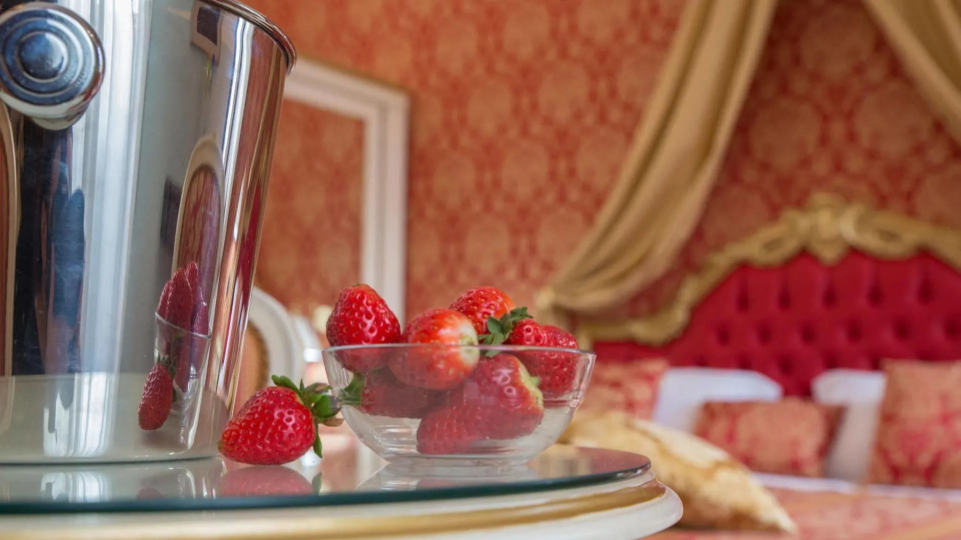 Guest house Friendly Venice Suites