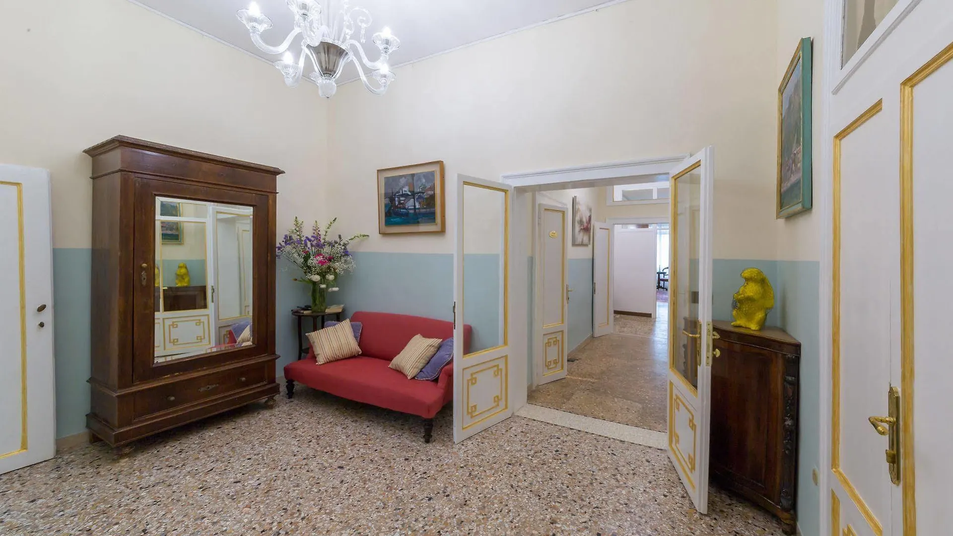 Friendly Venice Suites 2*,