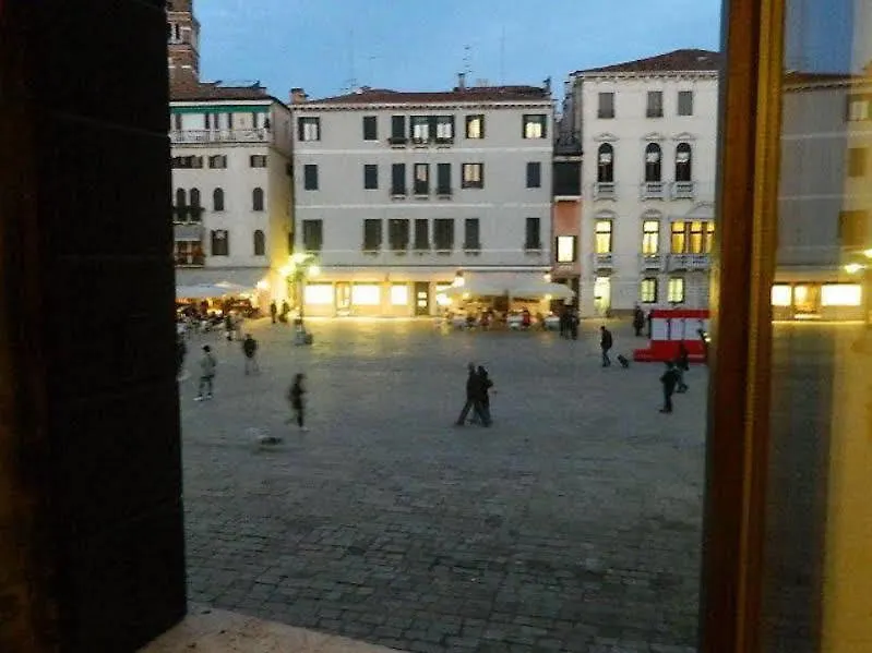 Friendly Venice Suites