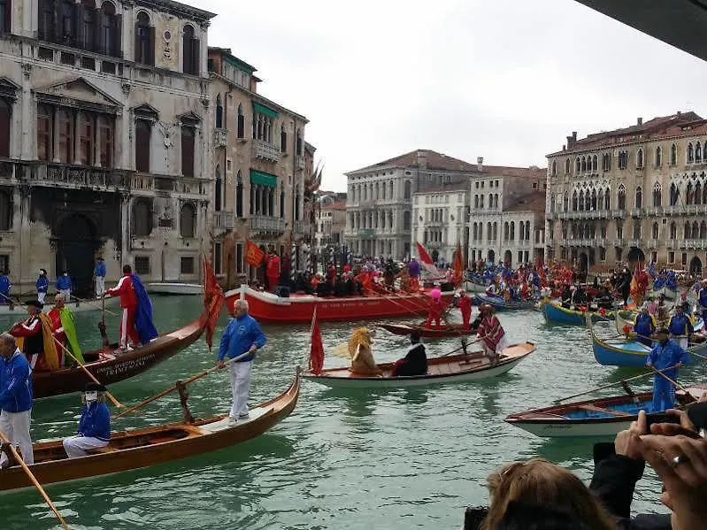 Guest house Friendly Venice Suites