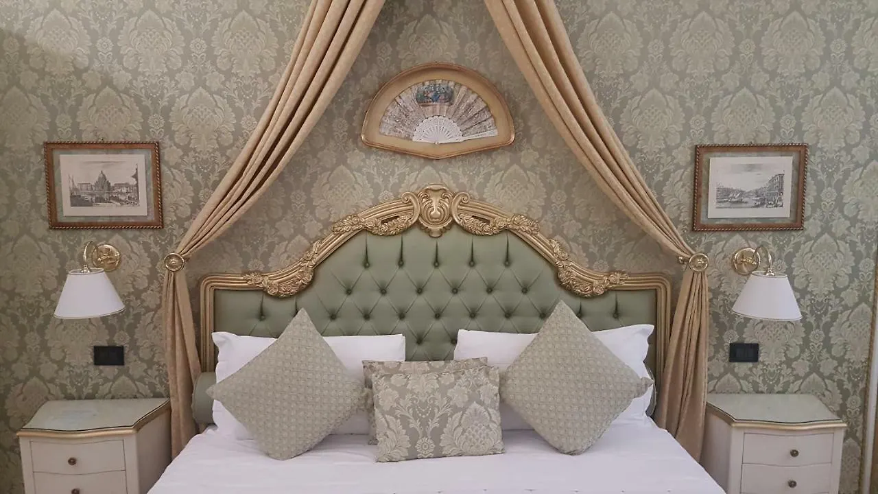 Friendly Venice Suites Guest house